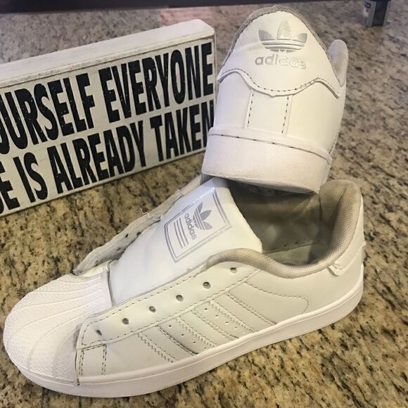 Adidas Original Superstar 🌟 Sneakers Sz 8 - Picture 2 of 8